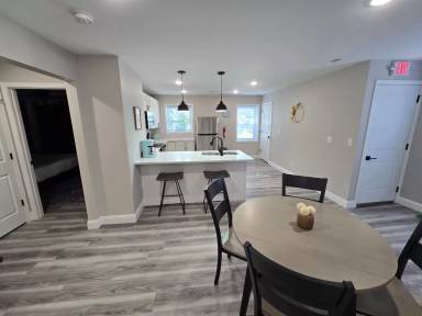Main picture of 910B Missouri Ave