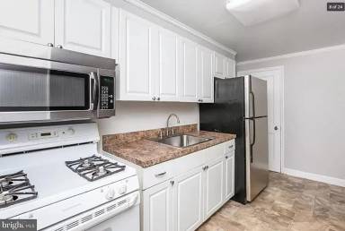 Main picture of 7457 Lawrence Rd