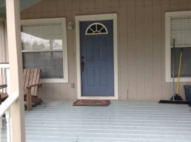 Main picture of 215 W Schulz St