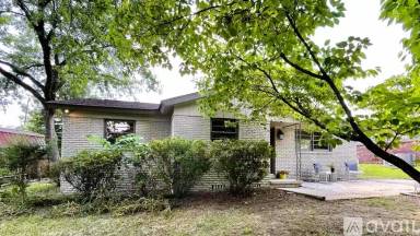 Main picture of 204 Hillmoor Ln