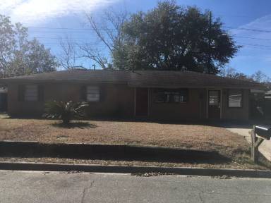 Main picture of 2003 E 58th St