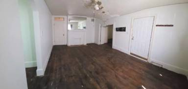 Main picture of 1003 E Walnut St