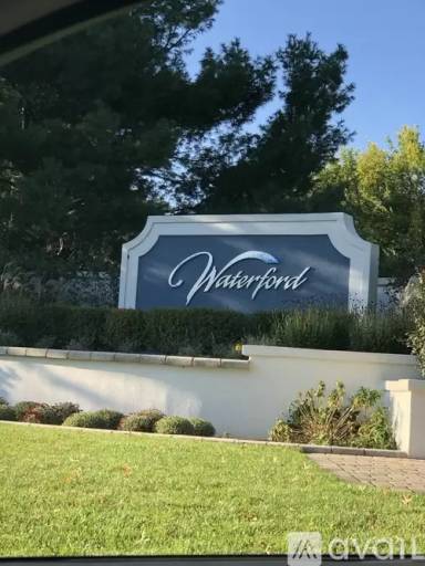 Main picture of 433 Waterford Dr