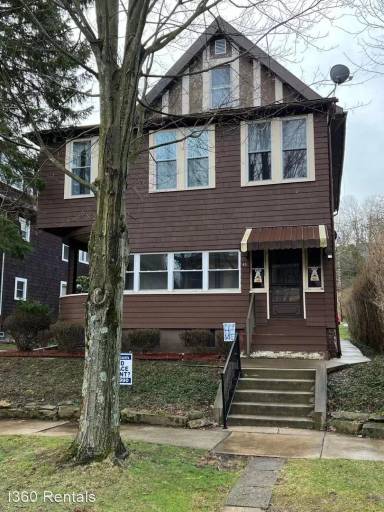 Main picture of 61 Venango St