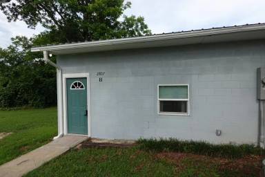 Main picture of 2807 Bertram St