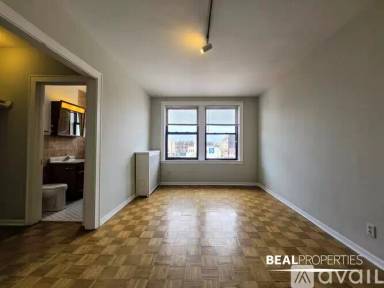 Main picture of 739 W Belmont Ave