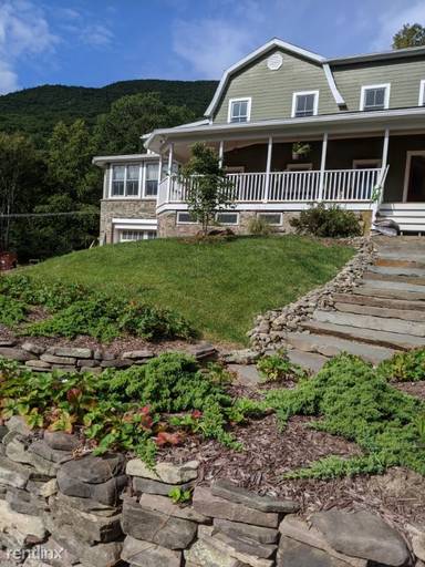Main picture of 575 W Saugerties Rd