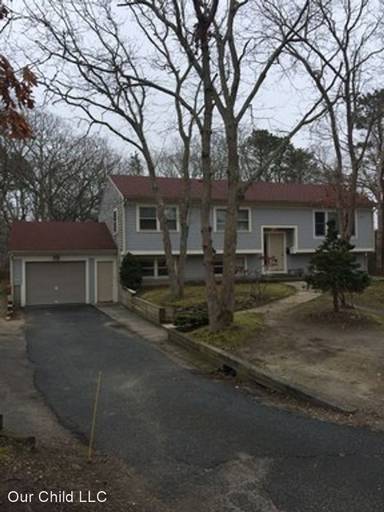 Main picture of 18 Quaker Rd