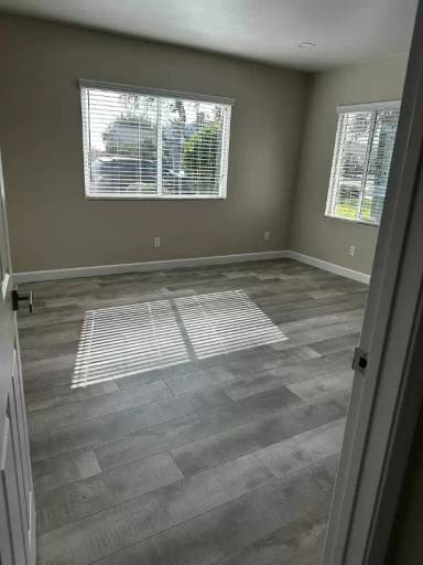 Main picture of 223 W Gleason St
