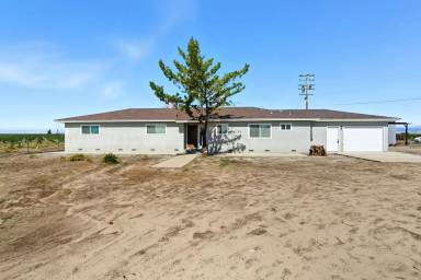 Main picture of 8416 E American Ave