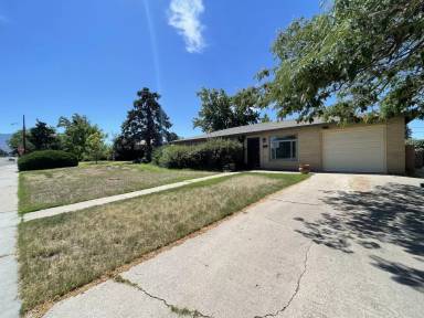 Main picture of 8006 Morrow Ave NE