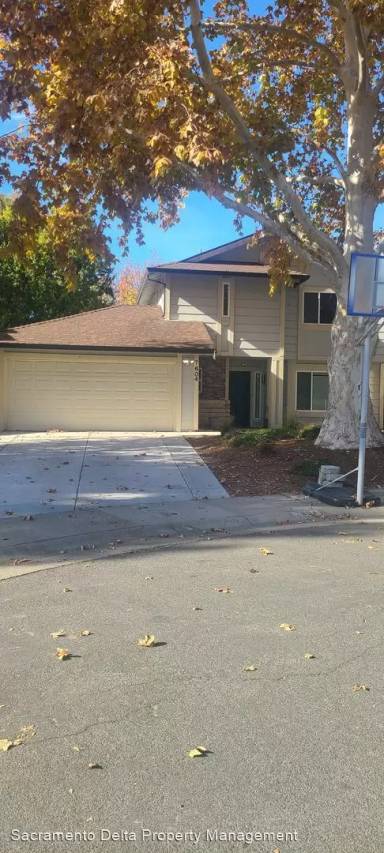 Main picture of 7608 Ambrose Way