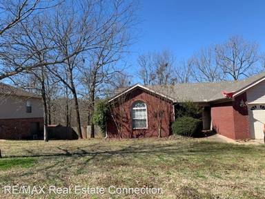 Main picture of 18 Twin Lakes Dr