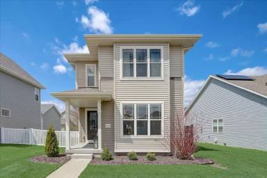 Main picture of 514 Pluto St