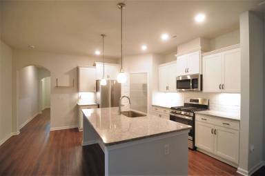 Main picture of 104 Grove Hill Cir