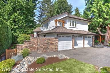 Main picture of 11810 NE 73rd St