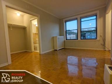 Main picture of 739 W Belmont Ave