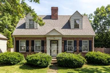 Main picture of 123 1/2 Barberry Ln