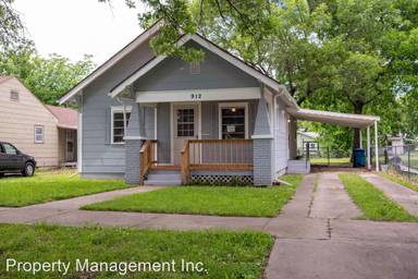Main picture of 912 W 2nd St