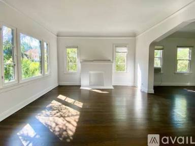 Main picture of 859 N Hoover St