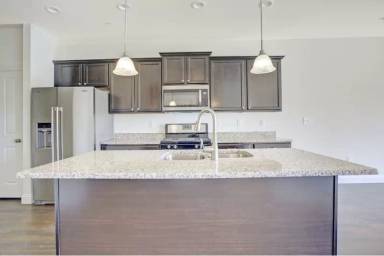 Main picture of 5300 Mendenhall Dr