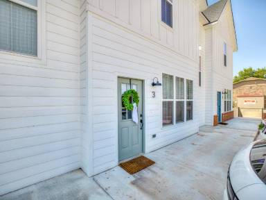 Main picture of 1640 North Leverett Avenue - 1