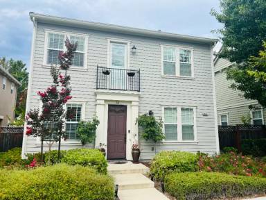 Main picture of 4637 Malayan St