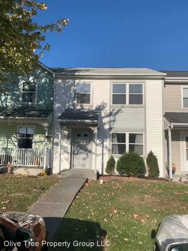 Main picture of 394 Surrey Club Ln