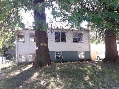 Main picture of 2120 N Broadway Ave