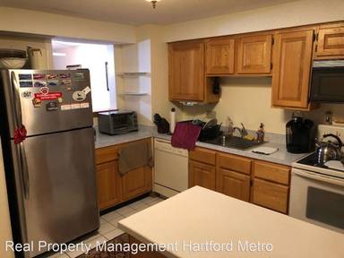 Main picture of 690 N Colony St