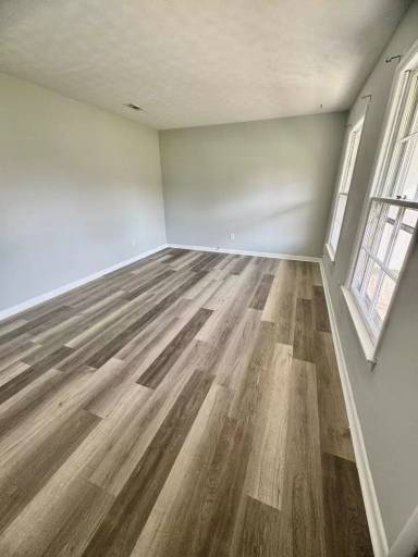 Main picture of 275 Sharon Ln
