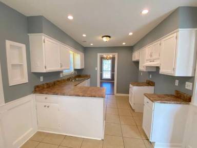 Main picture of 8115 Kerry Dr
