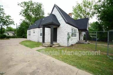 Main picture of 621 E Xyler St