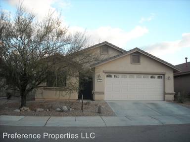 Main picture of 4510 Redwood St