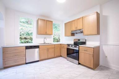 Main picture of 1952 SW Market Street Dr