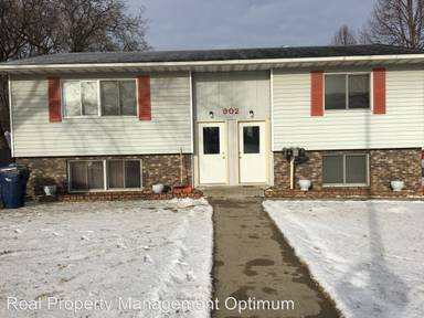 Main picture of 902 W Lincoln Ave