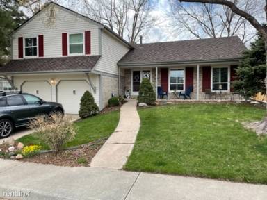Main picture of 7016 S Magnolia Cir