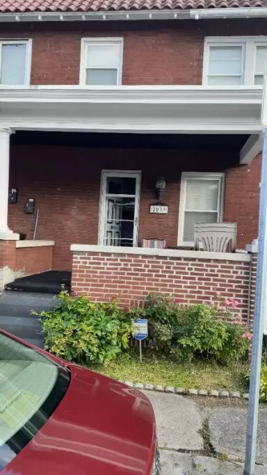 Main picture of 2039 Zarker St