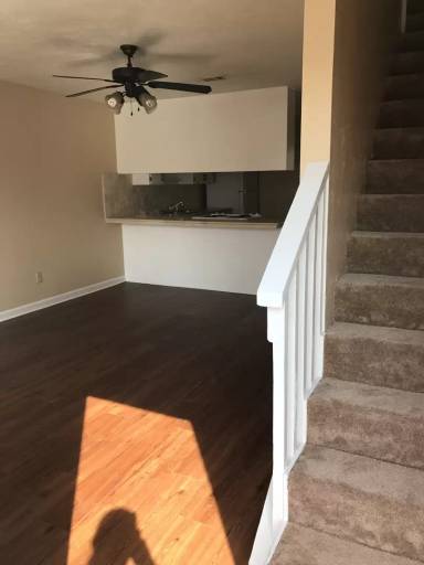 Main picture of 301 S Lipona Rd
