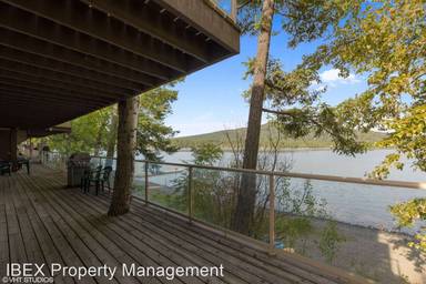 Main picture of 300 Bay Point Dr