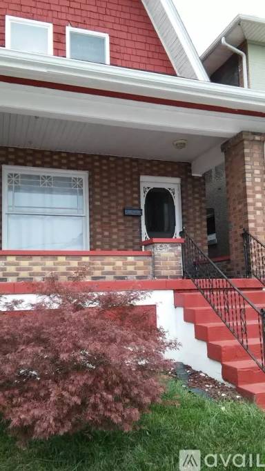 Main picture of 131 E Chestnut St