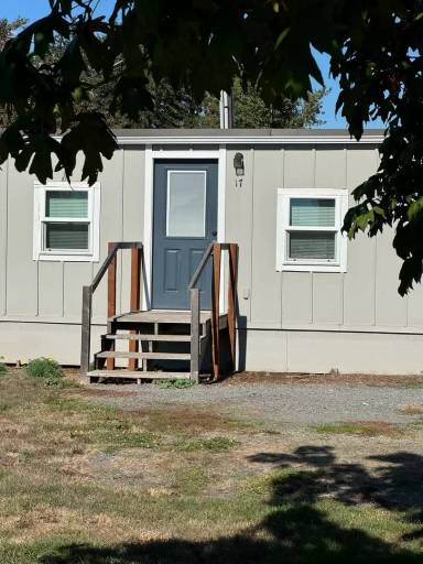 Main picture of 83650 N Pacific Hwy