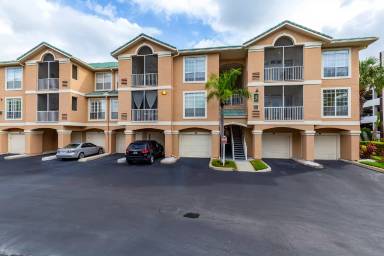 Main picture of 5310 Bay Club Cir