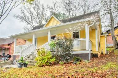 Main picture of 44 Magnolia Ave