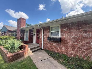 Main picture of 4534 E 39th St