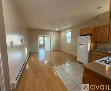 Main picture of 981 18th Ave