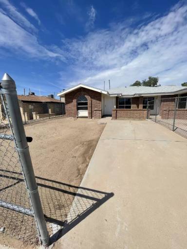 Main picture of 845 Montera Rd