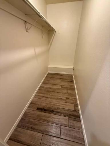Main picture of 609 Loop W