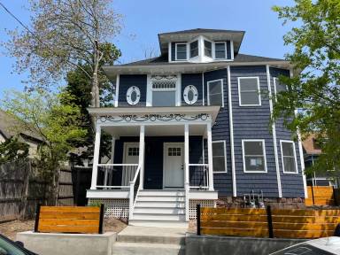 Main picture of 17 Compton St