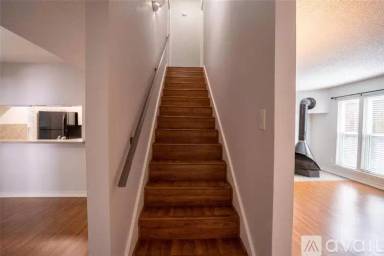 Main picture of 4008 Holland Ave